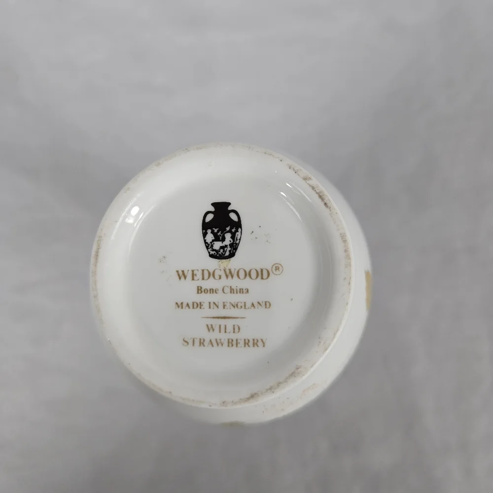 WEDGWOOD Wild Strawberry 5